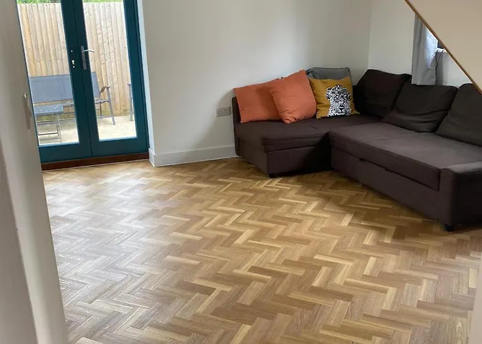4 Bedroom Bungalow In Frampton